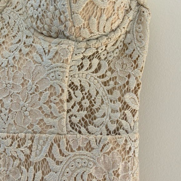 Bebe NWT Brady Lace Dress Size 2 - Picture 4 of 15